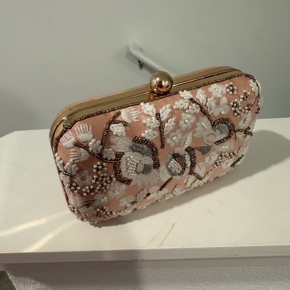Elegant Floral Embellished Clutch